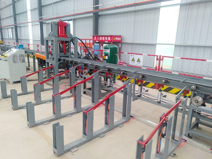 數控剪切生產(chǎn)線(xiàn)1